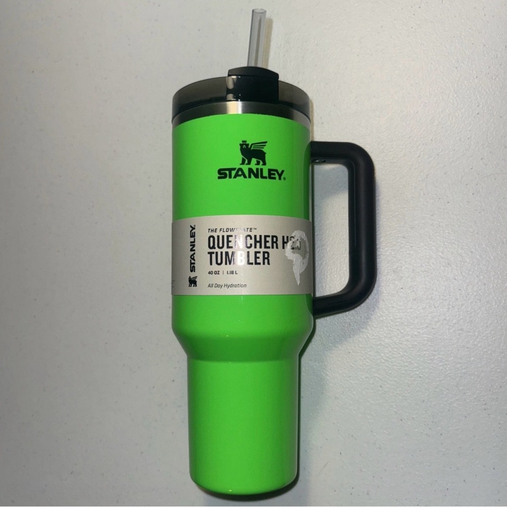 Stanley Quencher 40oz H2.0 Tumbler- Neon Green and Black - NEW